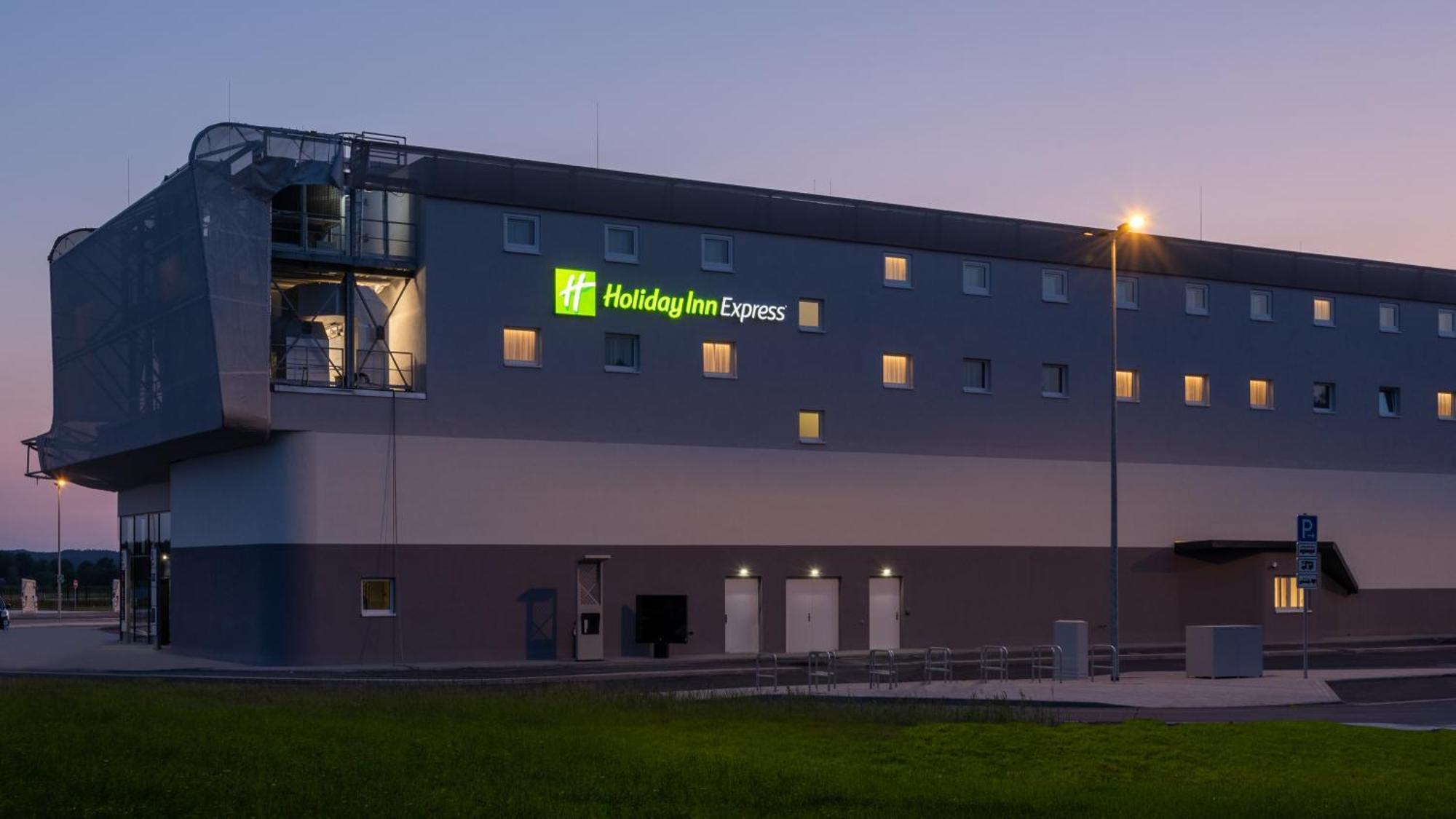 Holiday Inn Express - Hamburg South A7-As42 By Ihg Egestorf Buitenkant foto